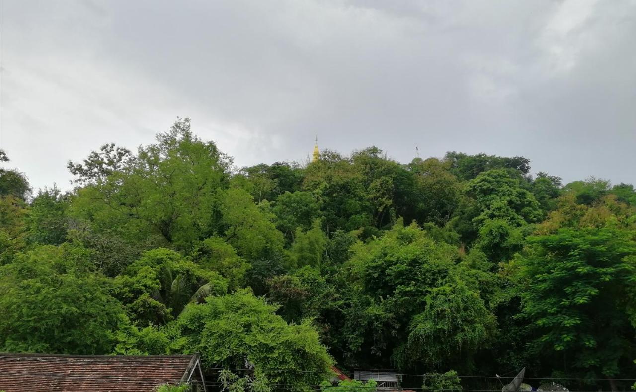 Villa Merry Lao Ban Aphay ルアンパバーン エクステリア 写真